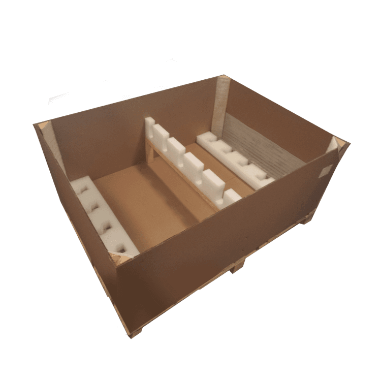 Media caja de cartón con impresión, peines de polifoam, esquineros de refuerzo, soportes y tarima de madera con HT